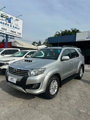 TOYOTA HILUX SW4 3.0 SRV 4X4 16V TURBO INTERCOOLER DIESEL 4P MANUAL TOYOTA HILUX SW4 3.0 SRV 4X4 16V TURBO INTERCOOLER DIESEL 4P MANUAL